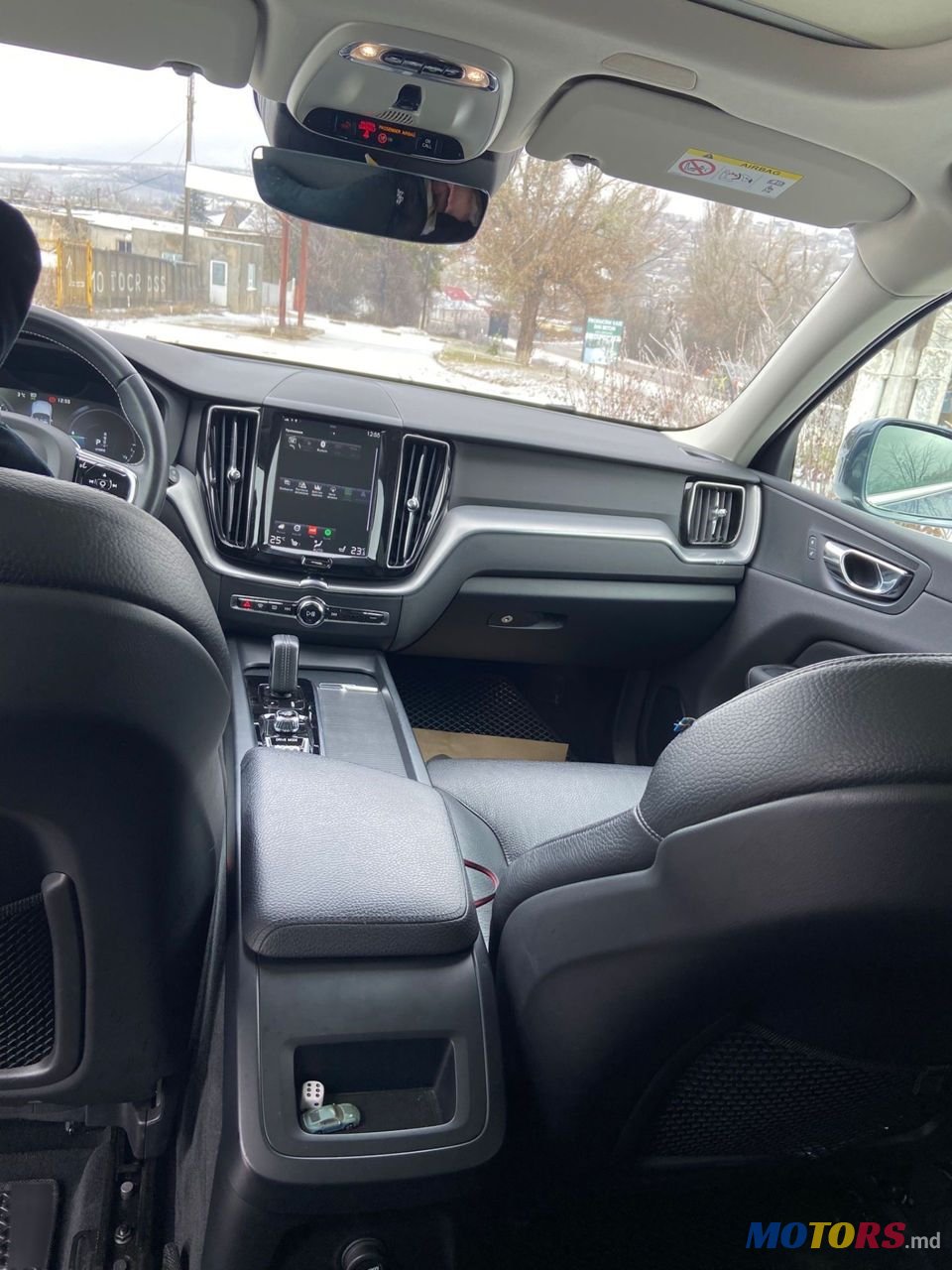2019' Volvo XC60 photo #6