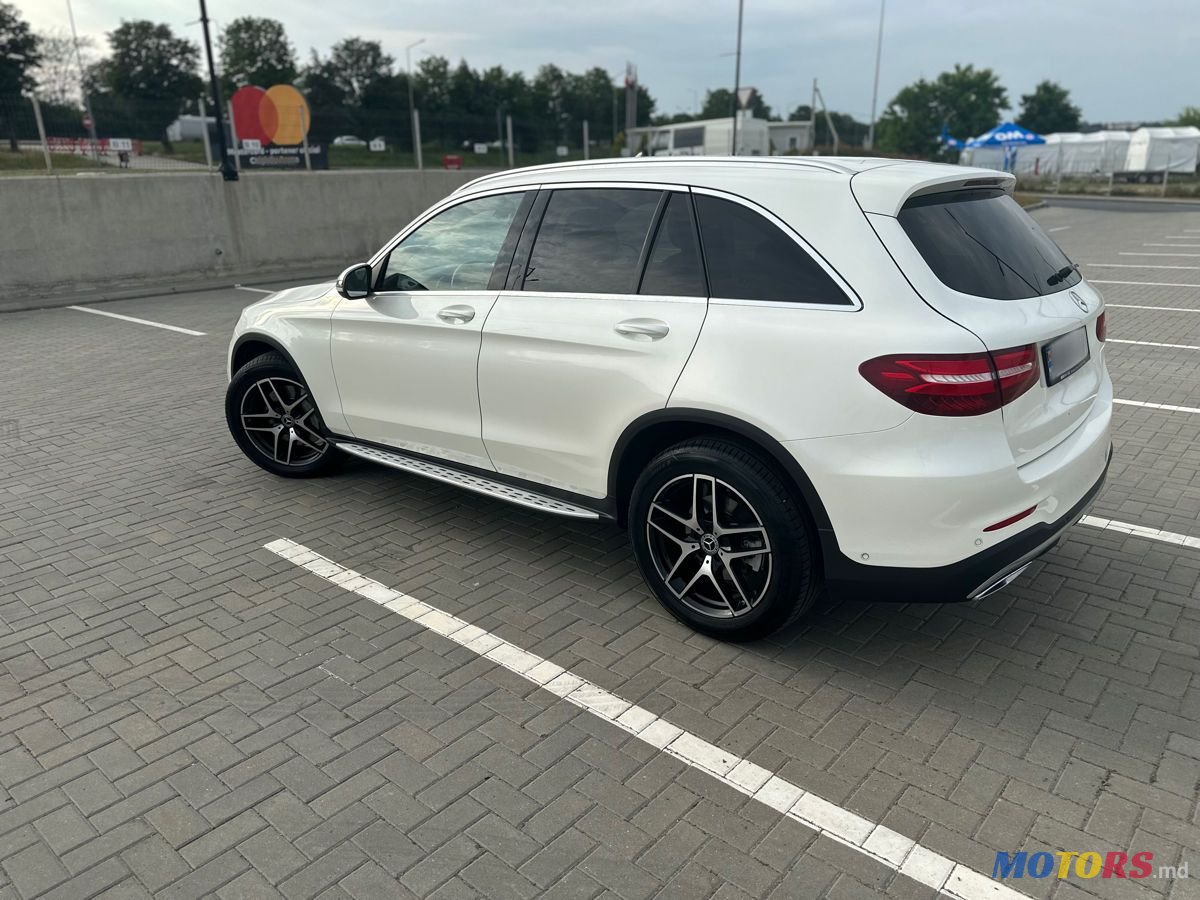2017' Mercedes-Benz GLC photo #6