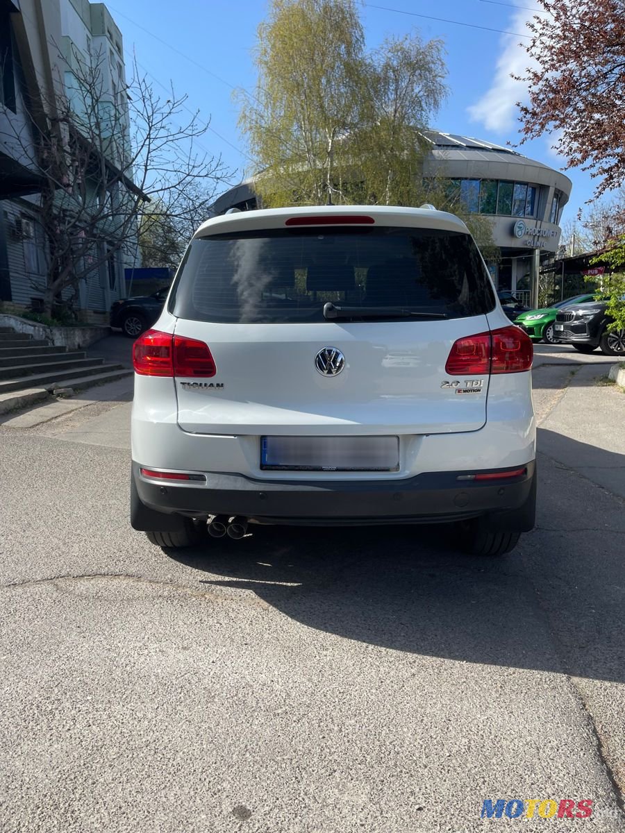 2016' Volkswagen Tiguan photo #1