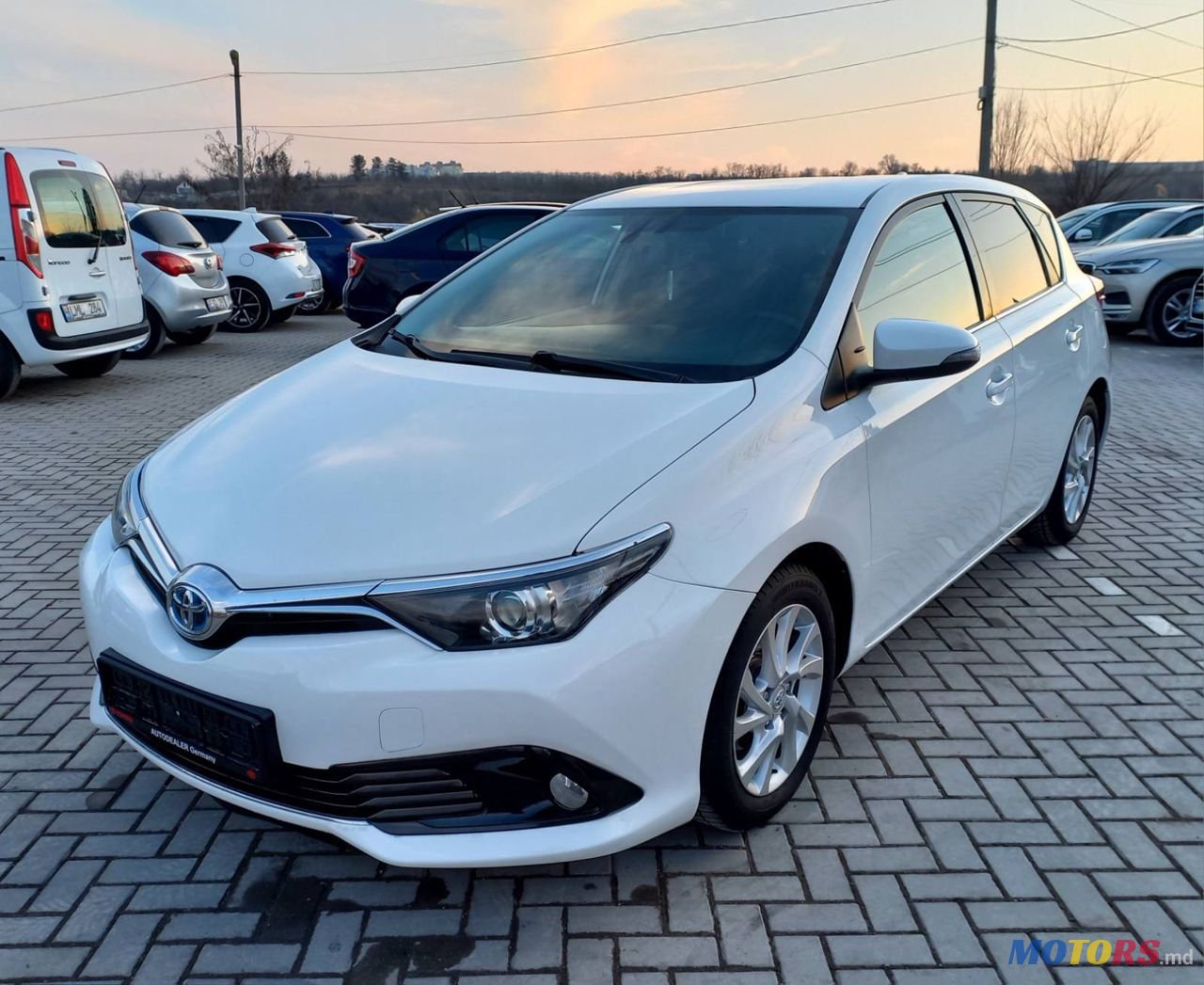 2017' Toyota Auris photo #2