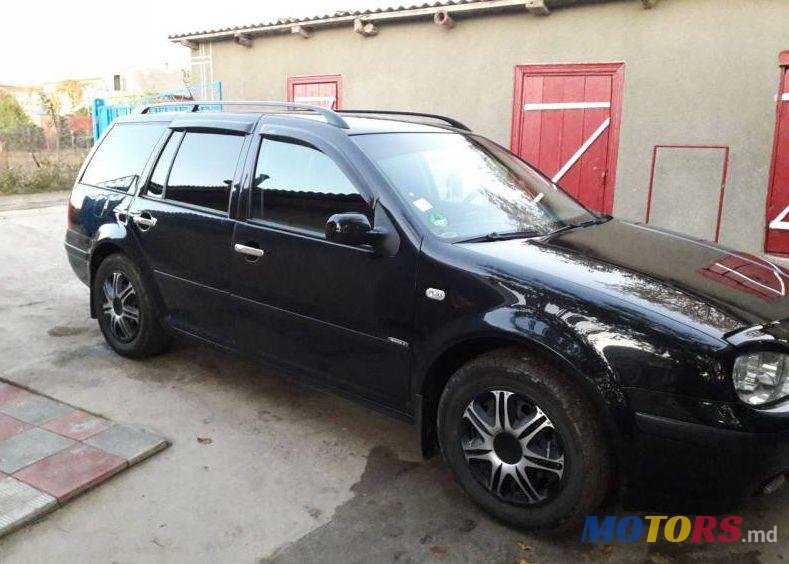 2004' Volkswagen Golf photo #1