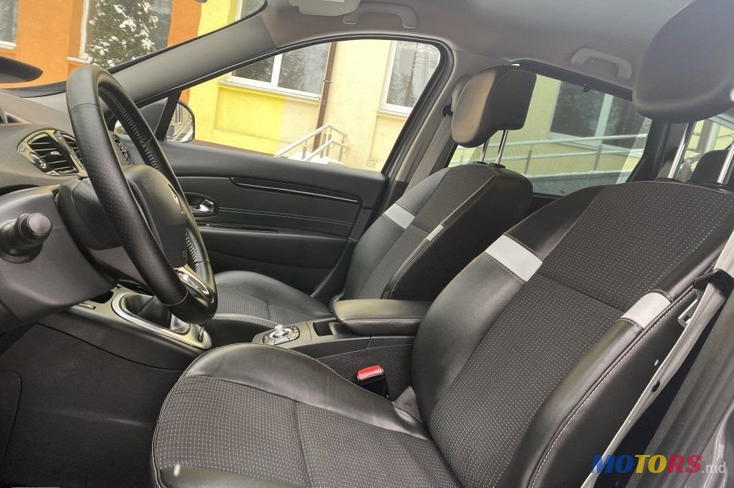 2013' Renault Grand Scenic photo #5