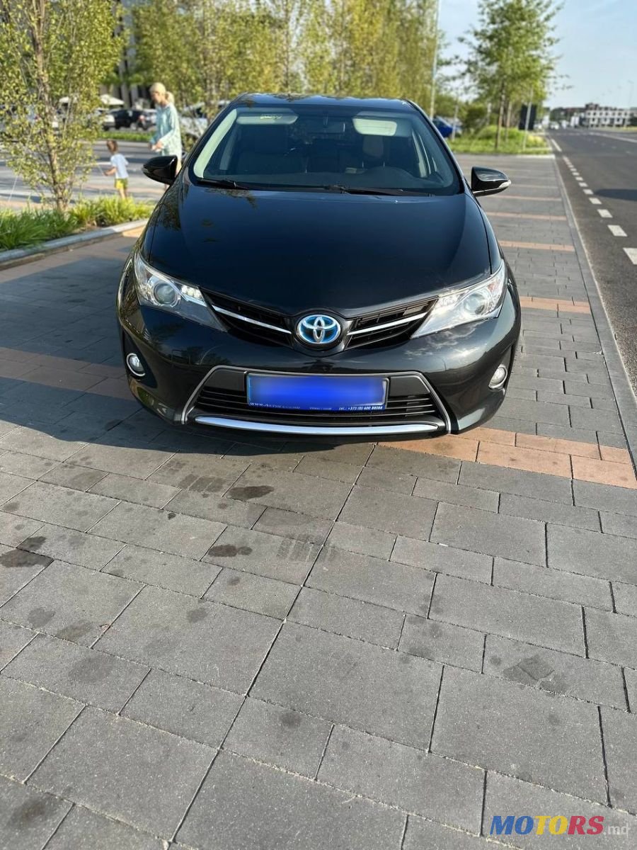 2013' Toyota Auris photo #4