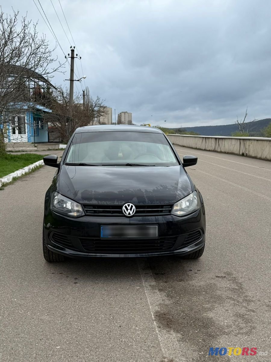 2011' Volkswagen Polo photo #3
