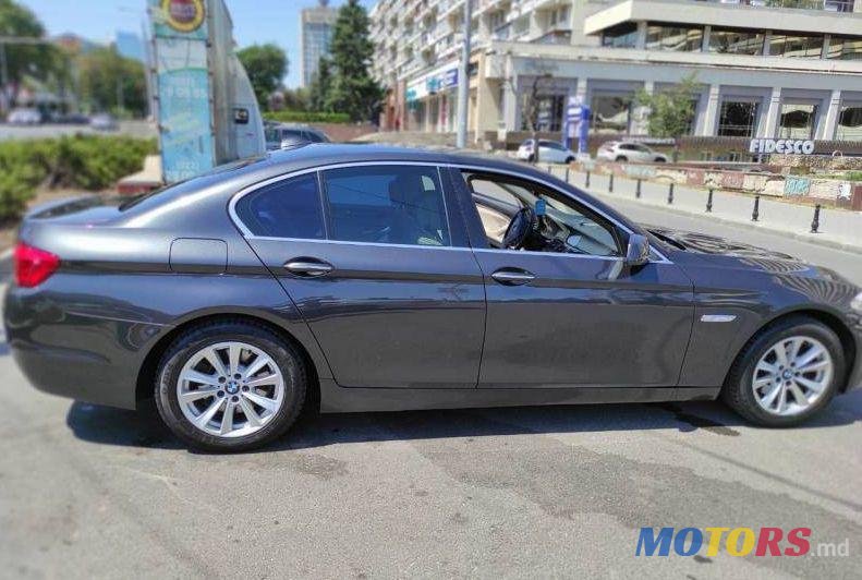 2011' BMW 5 photo #1