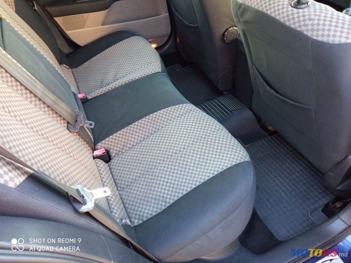 2004' Renault Megane photo #6