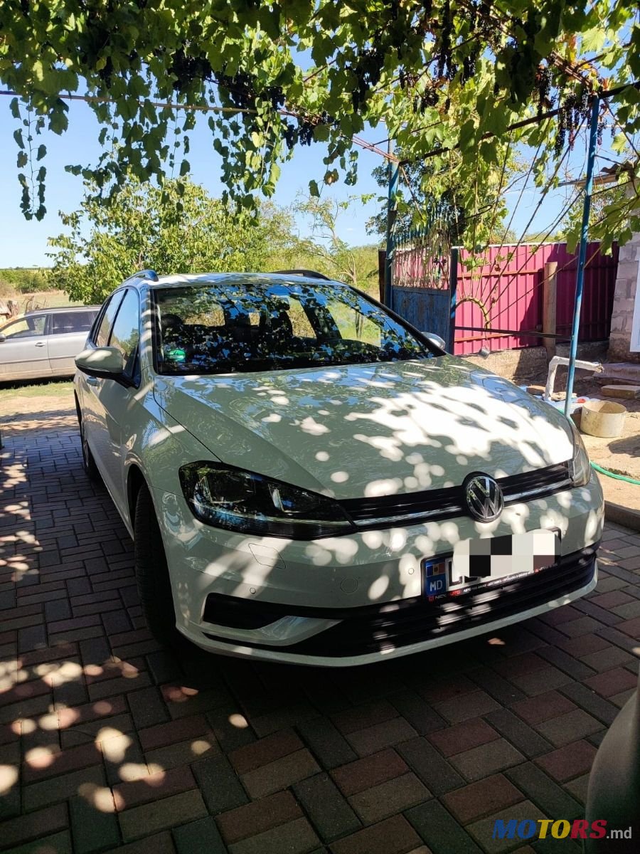 2018' Volkswagen Golf photo #4