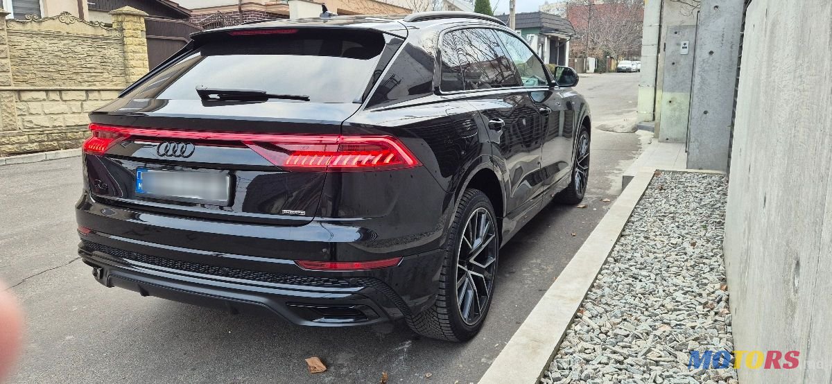 2020' Audi Q8 photo #4