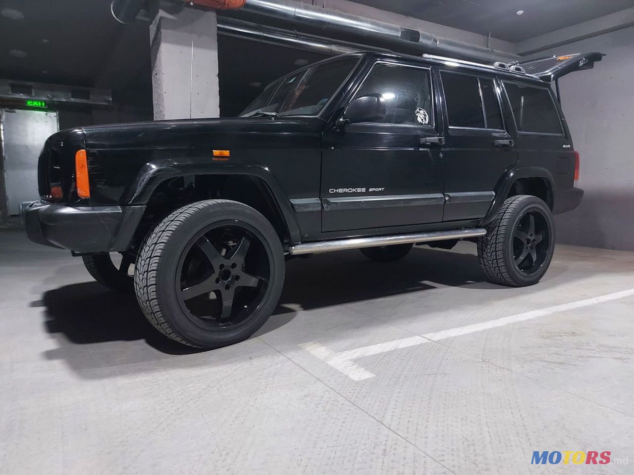 2000' Jeep Cherokee photo #1