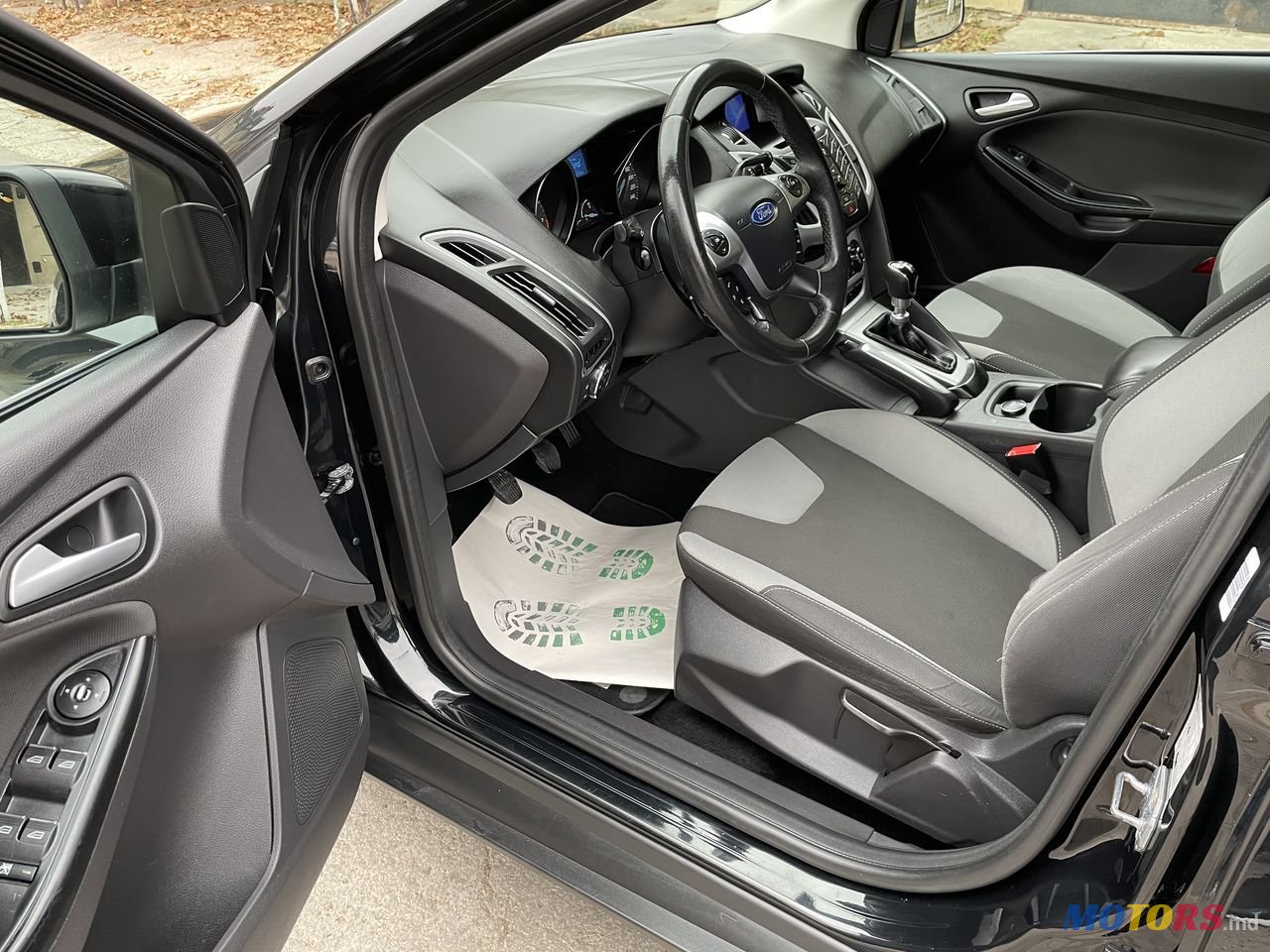 2012' Ford Focus photo #5