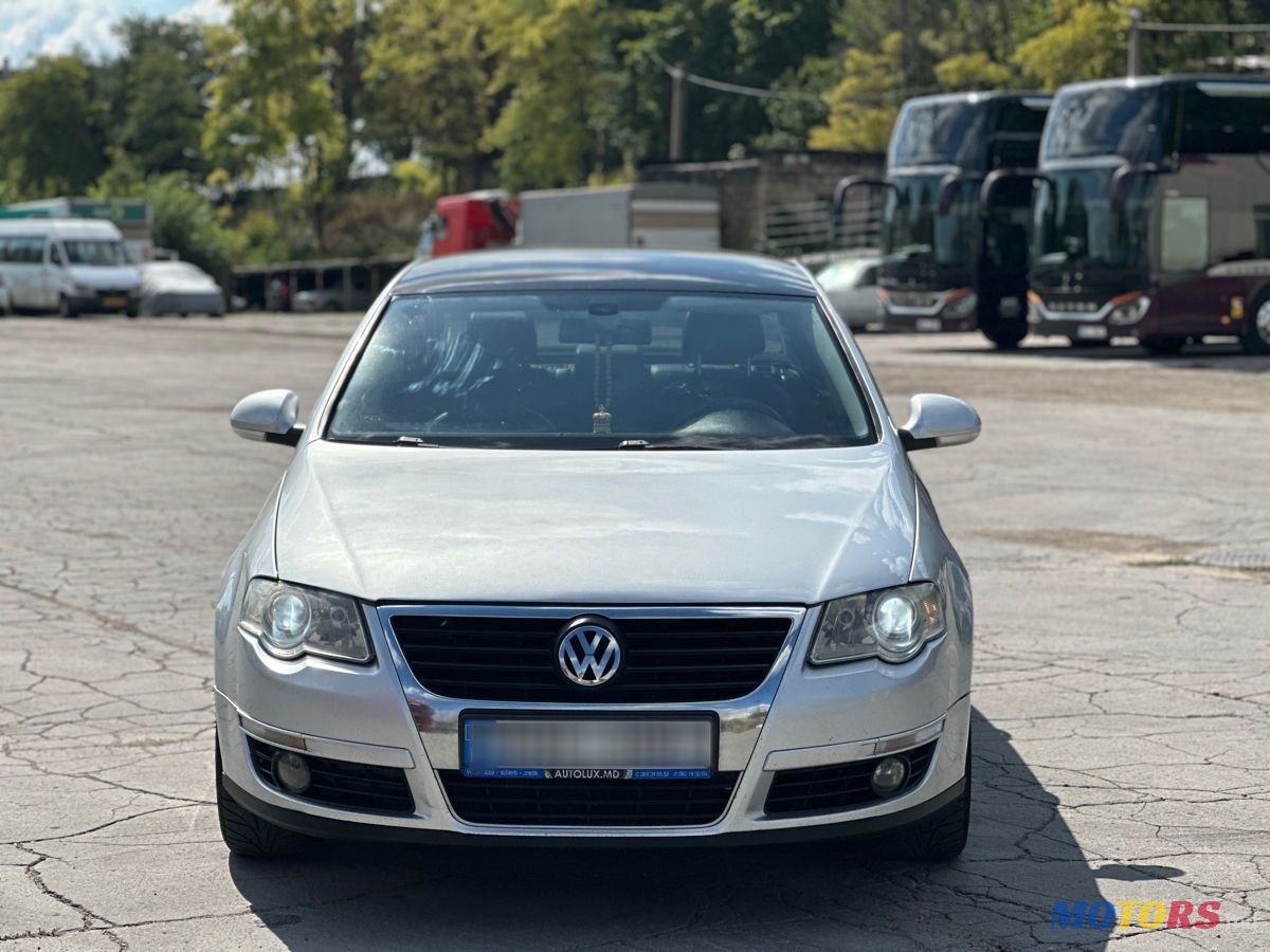 2008' Volkswagen Passat photo #2