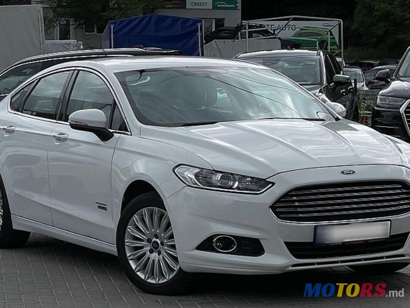 2013' Ford Fusion photo #2