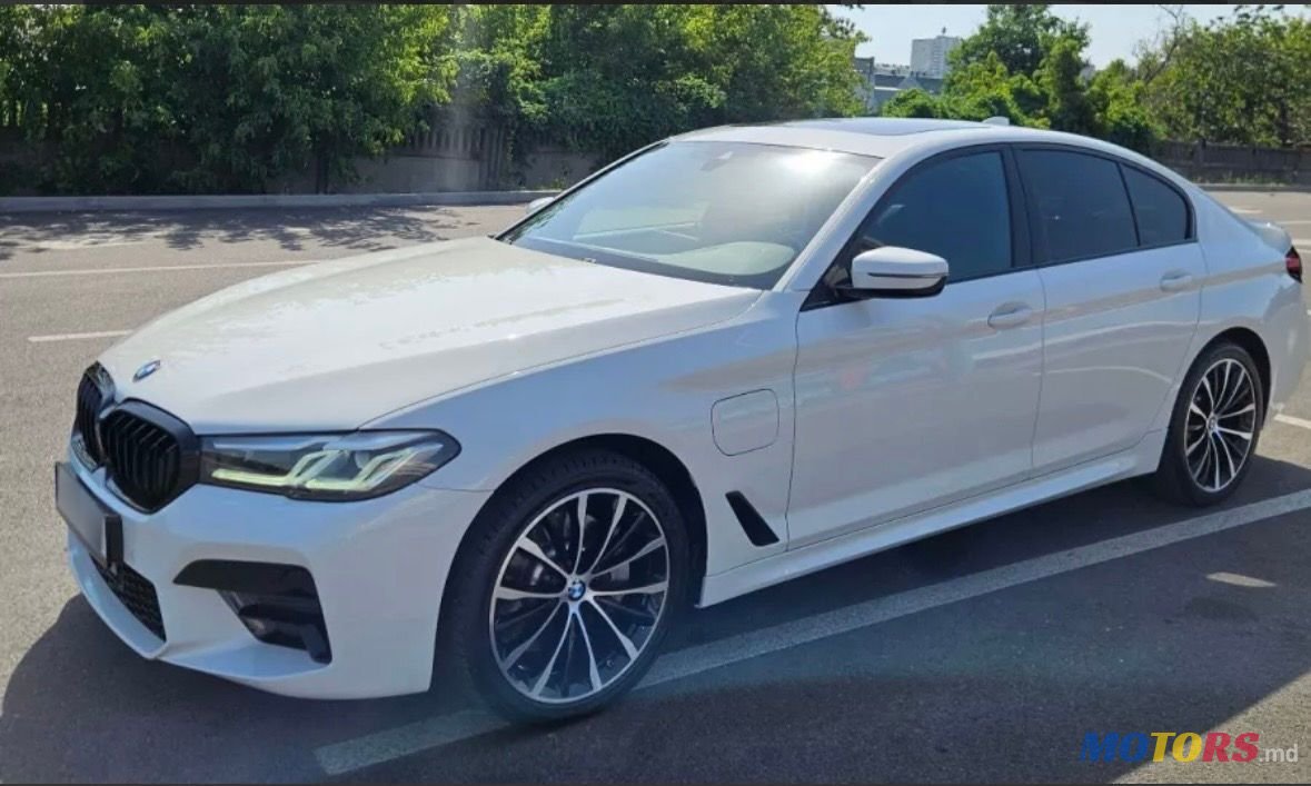 2021' BMW 5 Series photo #5
