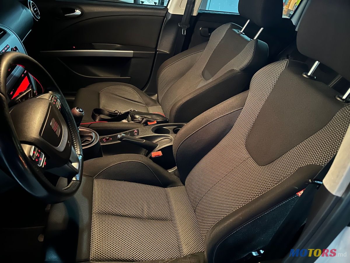 2011' SEAT Leon photo #6