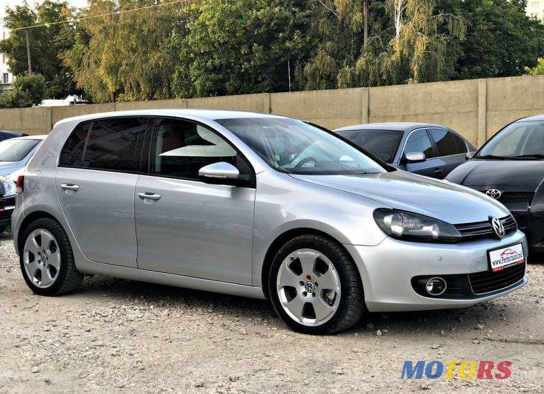 2009' Volkswagen Golf photo #1