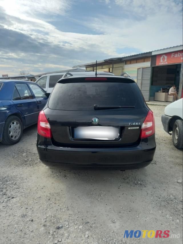 2012' Skoda Fabia photo #1