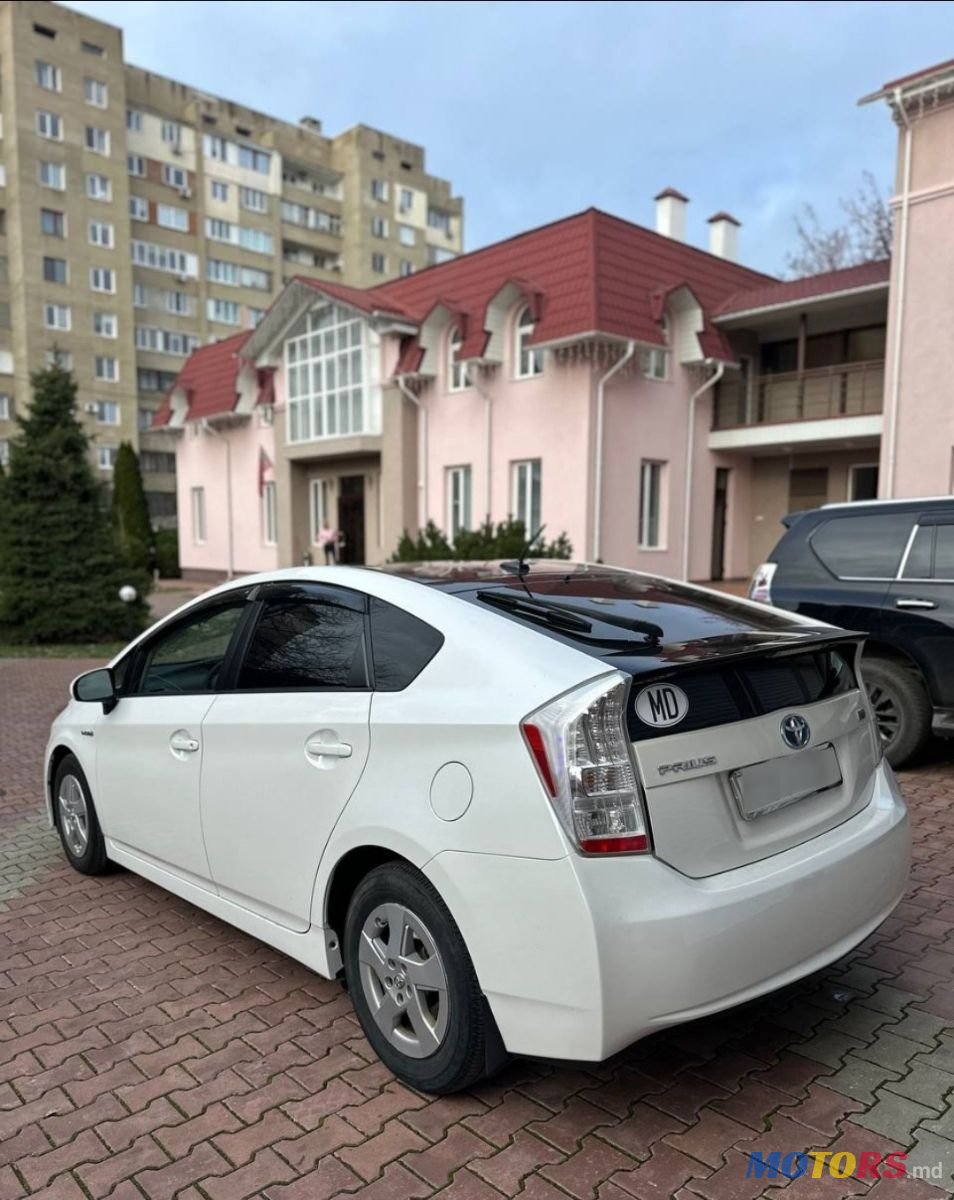 2010' Toyota Prius photo #4