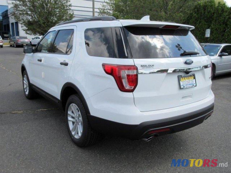 2015' Ford Explorer photo #2