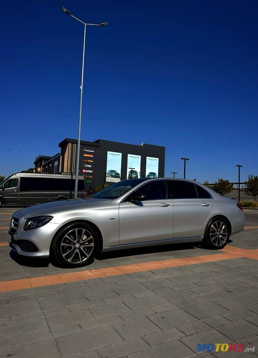 2016' Mercedes-Benz E-Class photo #2