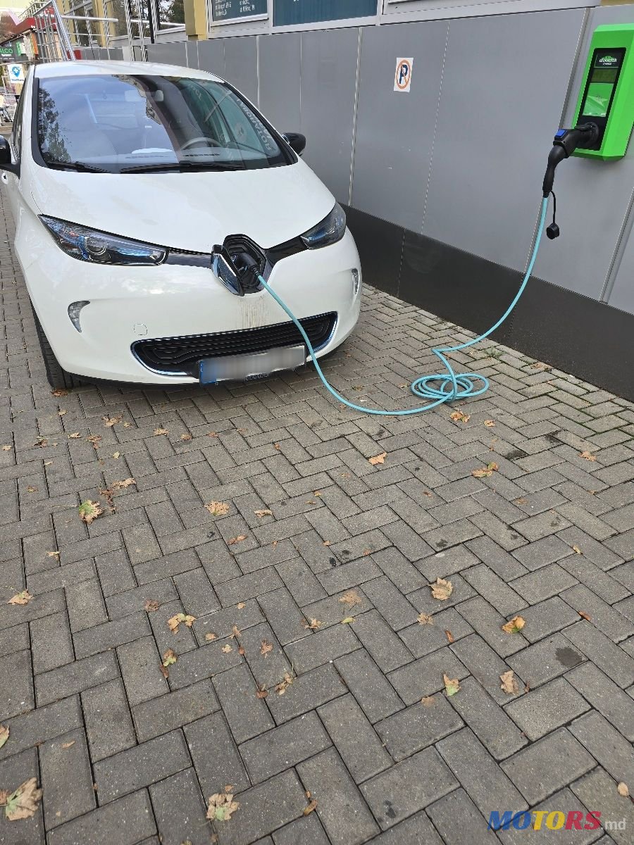 2013' Renault Zoe photo #5