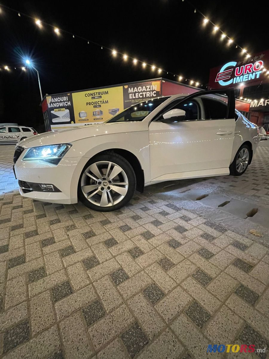 2016' Skoda Superb photo #3