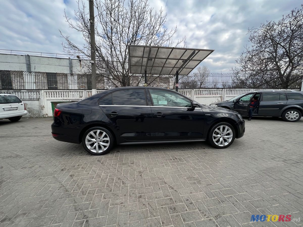 2013' Volkswagen Jetta photo #2