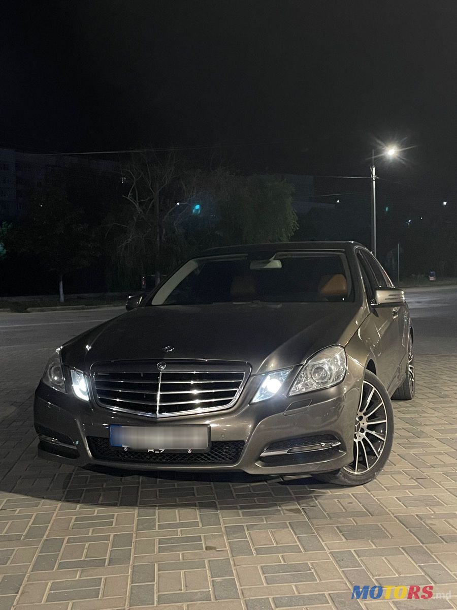 2011' Mercedes-Benz E-Class photo #6