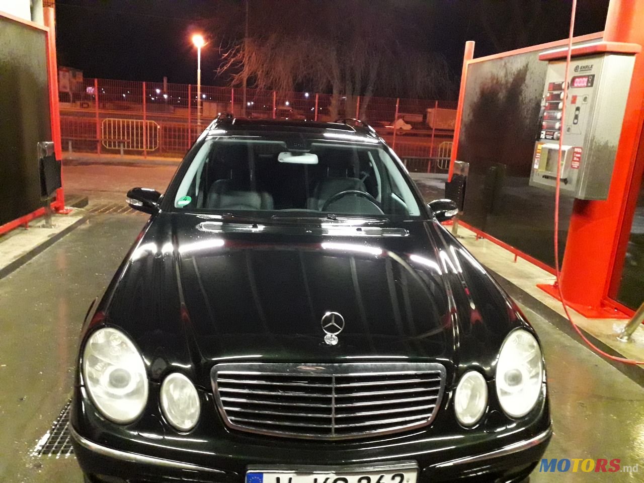 2004' Mercedes-Benz E-Class photo #1