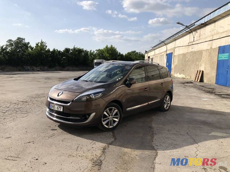 2012' Renault Grand Scenic photo #2
