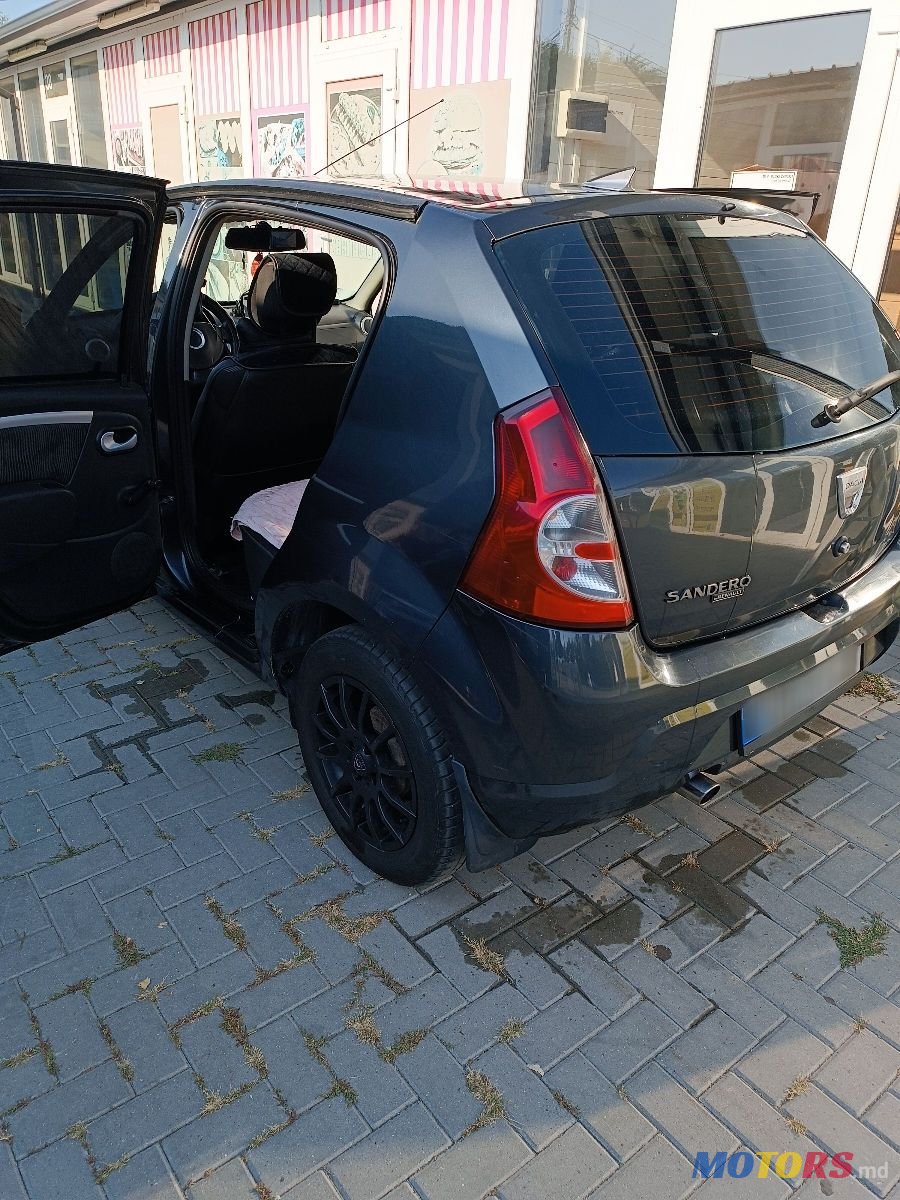 2010' Dacia Sandero photo #3