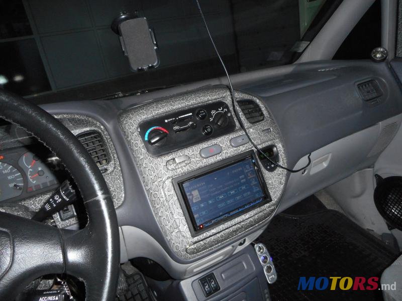 2000' Mitsubishi Space Gear photo #6