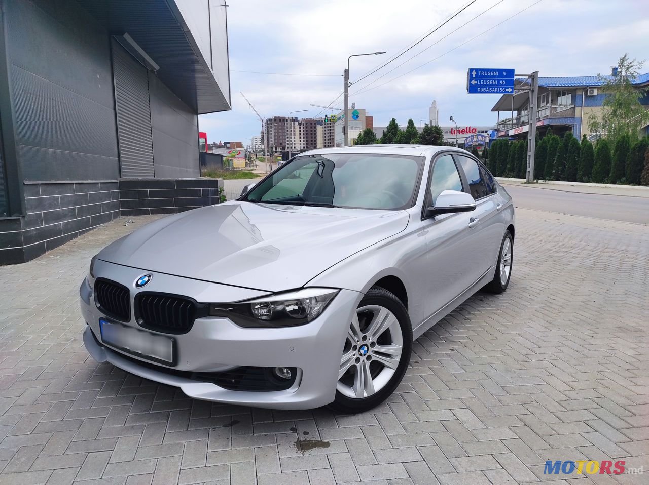 2015' BMW 3 Series photo #1
