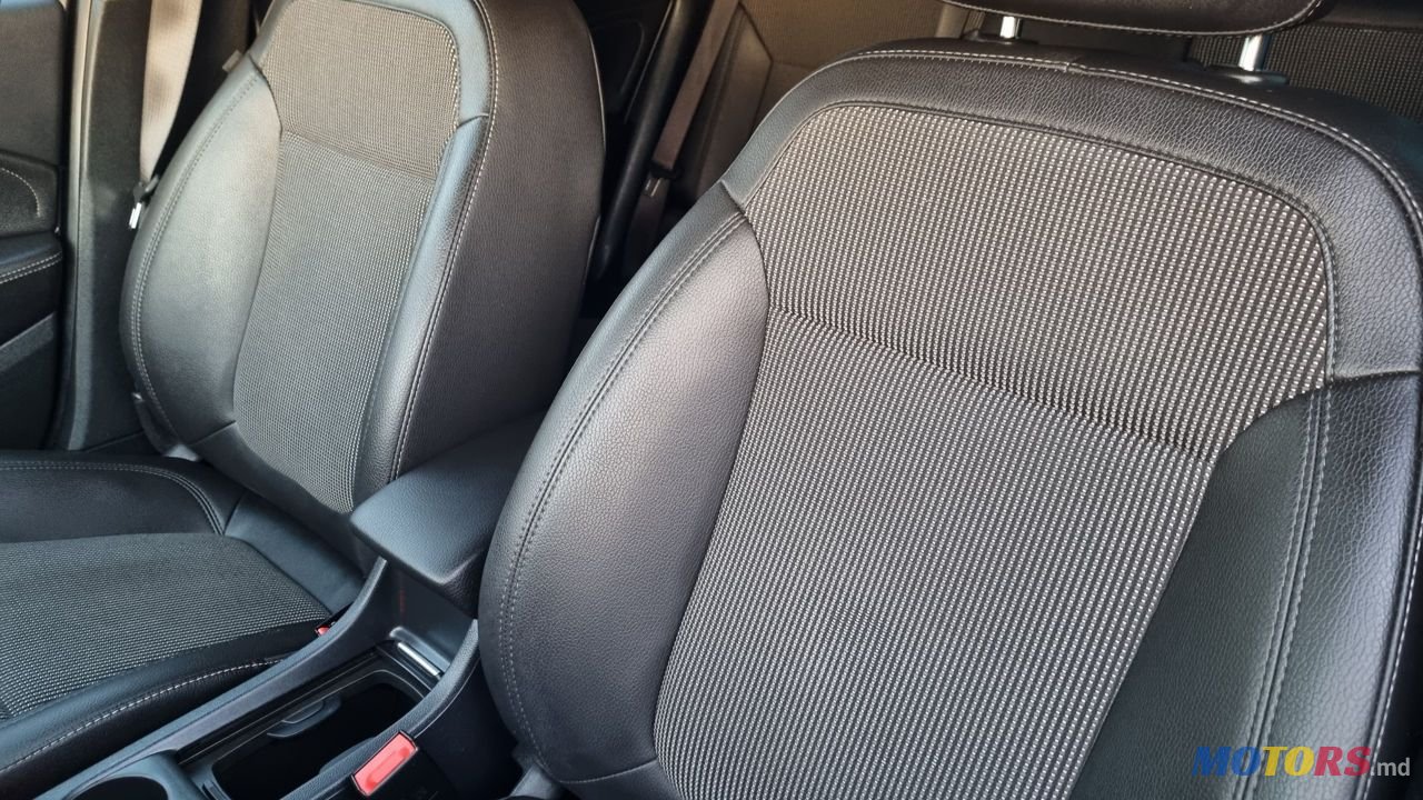 2012' Opel Astra photo #6