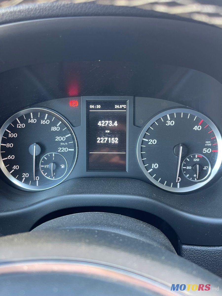 2015' Mercedes-Benz Vito photo #2