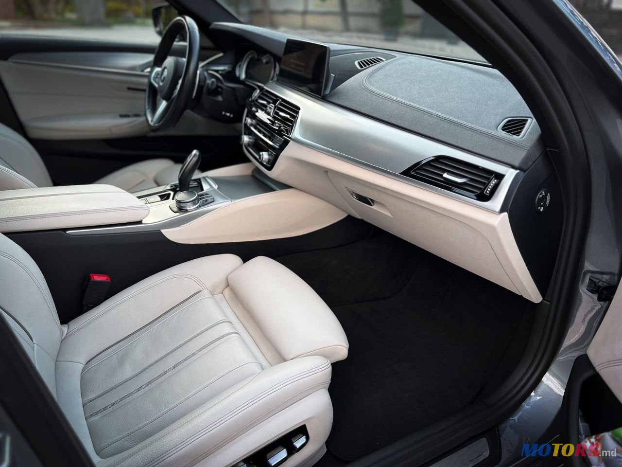 2017' BMW 5 Series photo #5