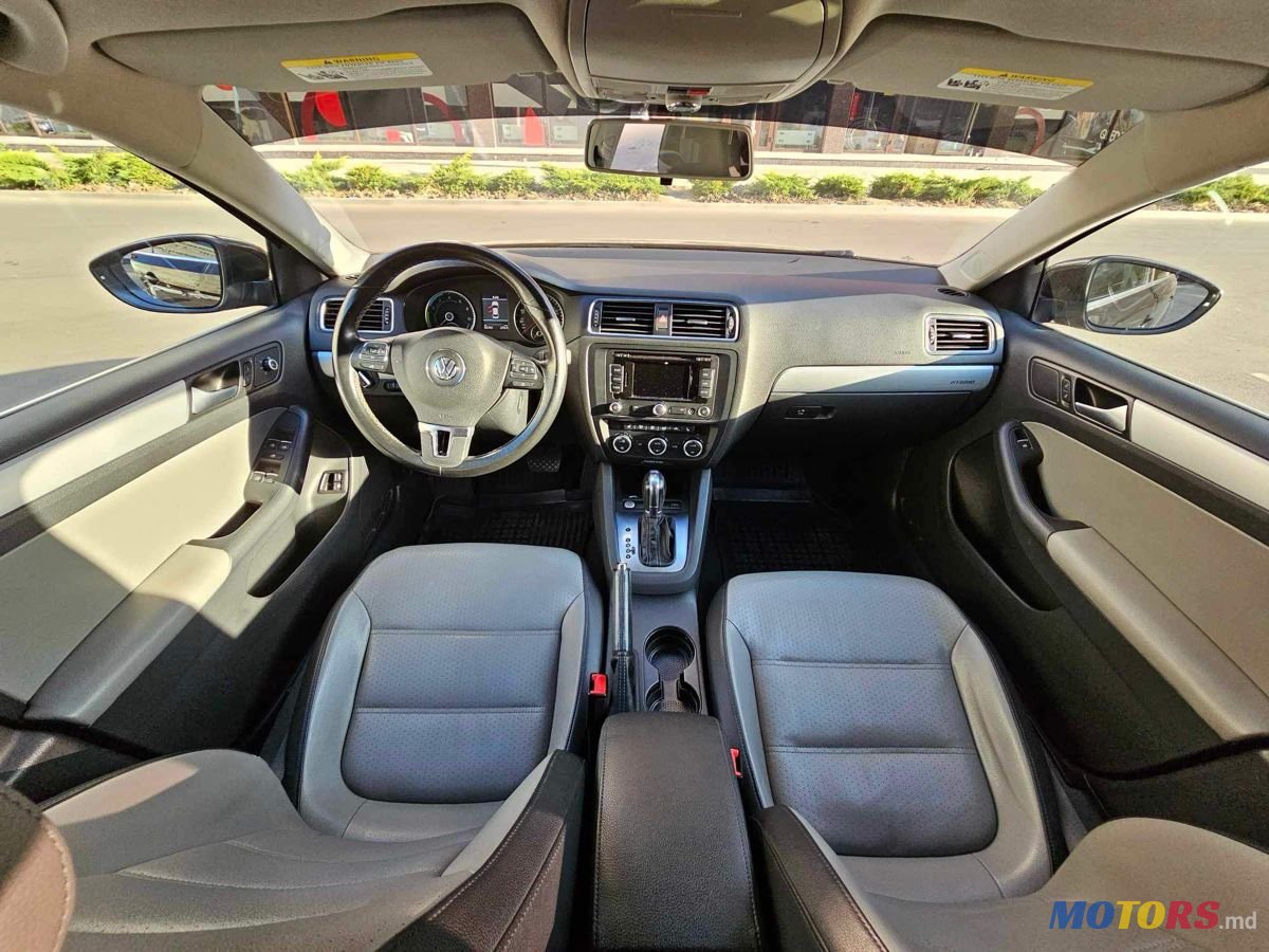 2014' Volkswagen Jetta photo #6