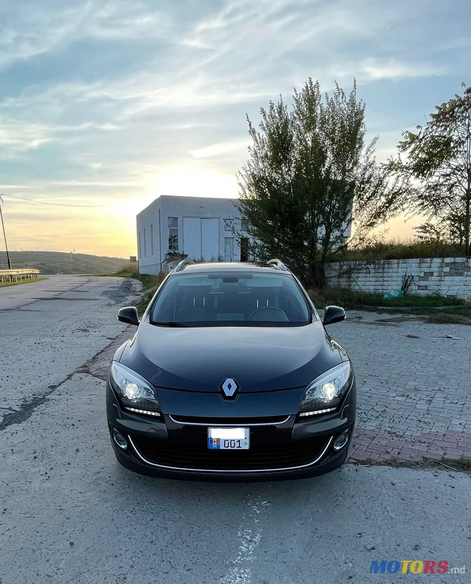 2012' Renault Megane photo #3