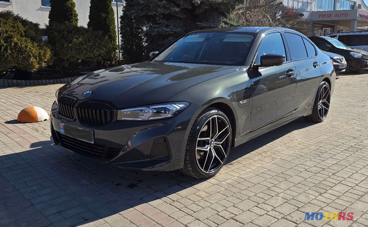 2022' BMW 3 Series photo #1