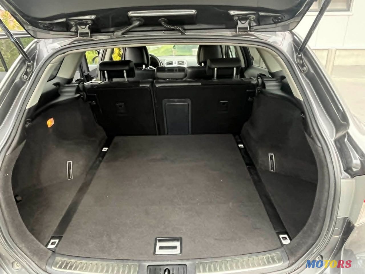 2014' Toyota Avensis photo #1