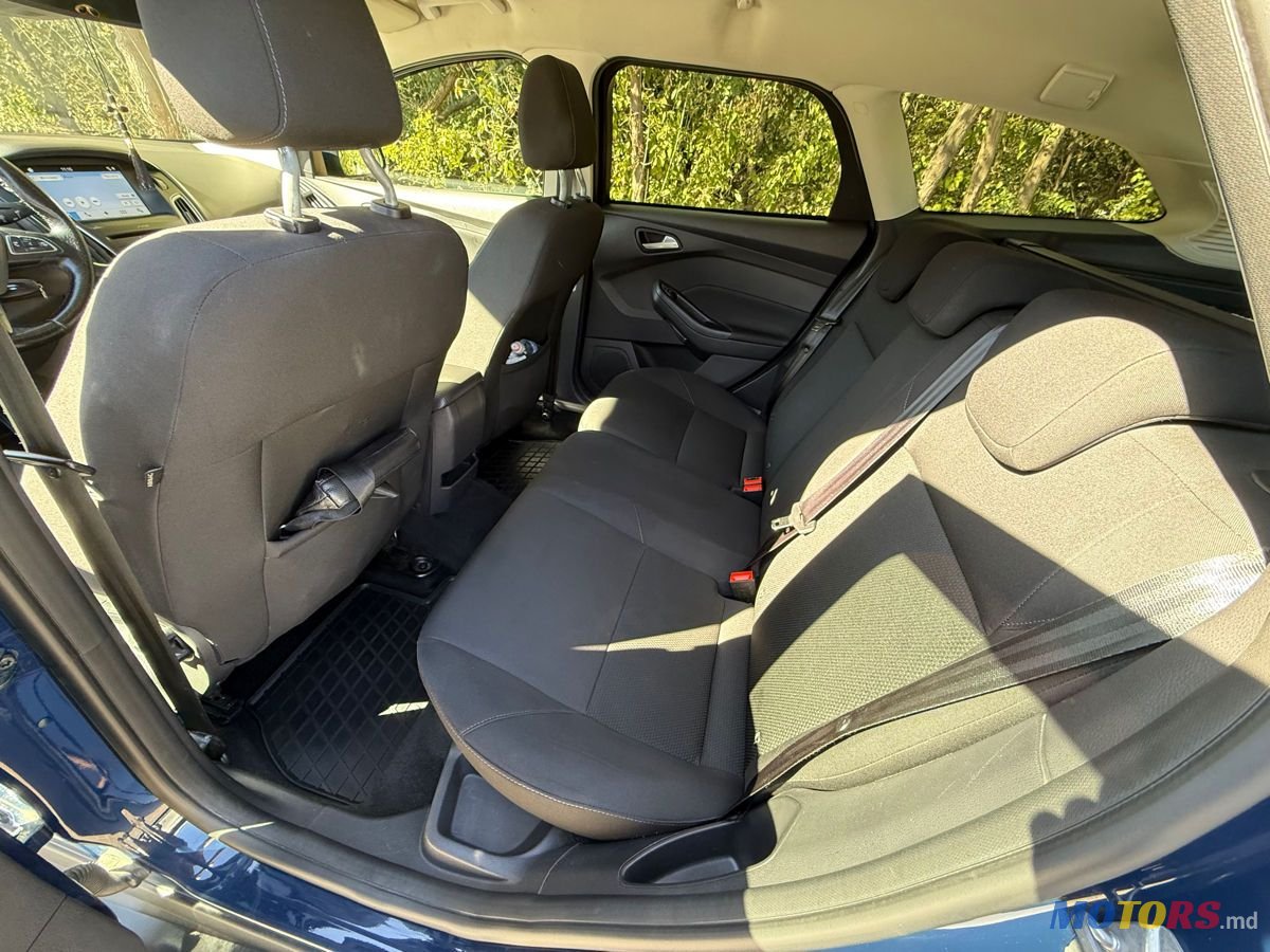 2017' Ford Focus photo #3