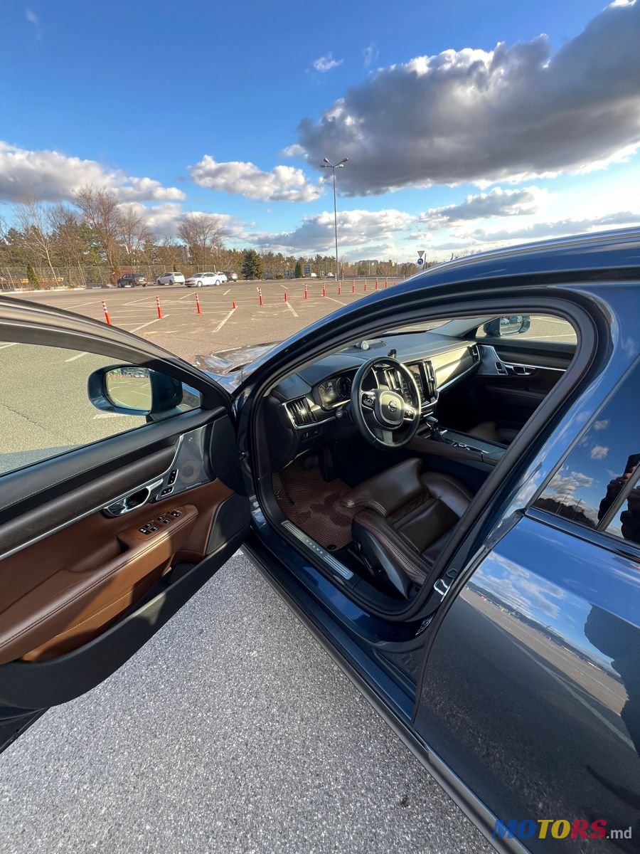 2020' Volvo V90 Cross Country photo #5