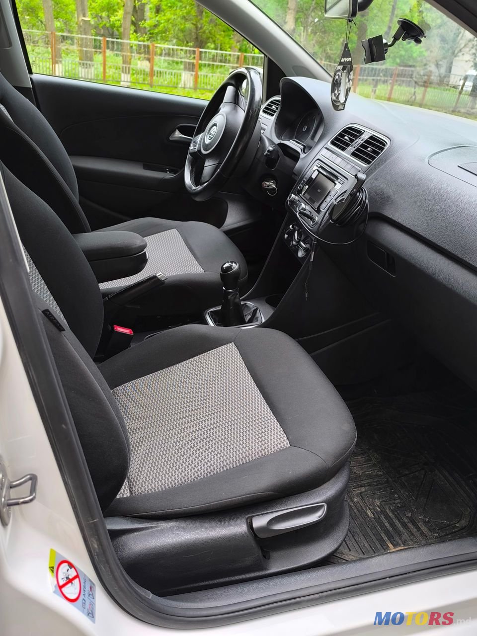 2012' Volkswagen Polo photo #6