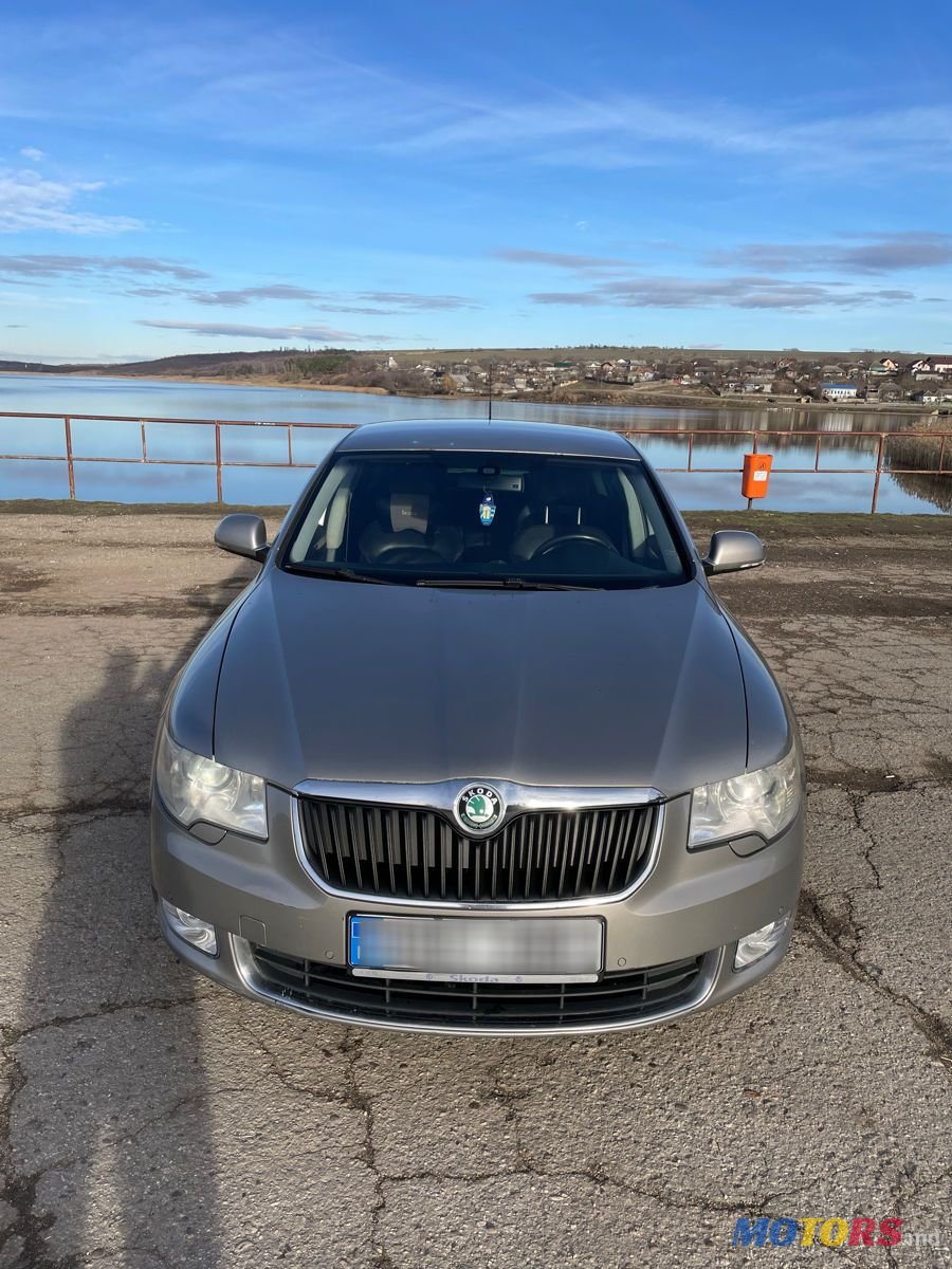 2010' Skoda Superb photo #1