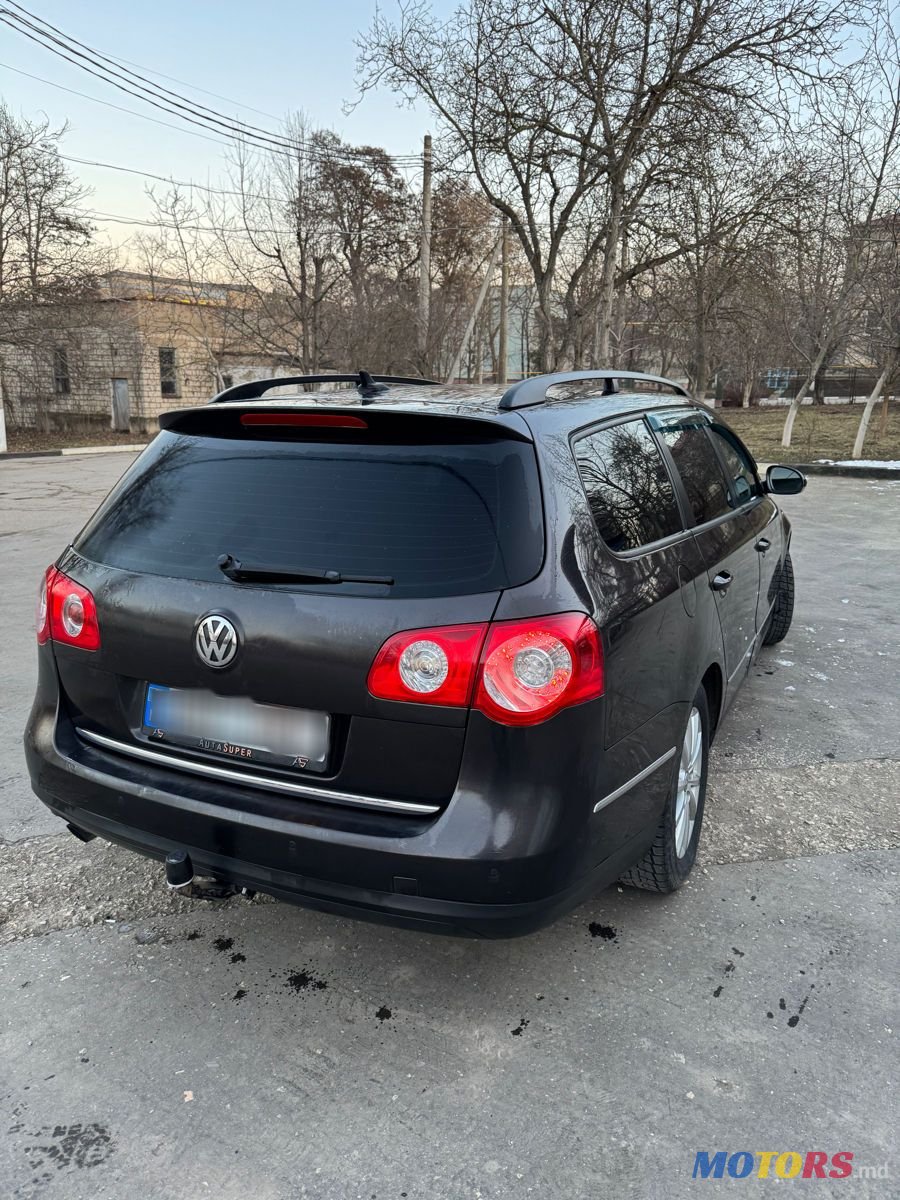 2009' Volkswagen Passat photo #4