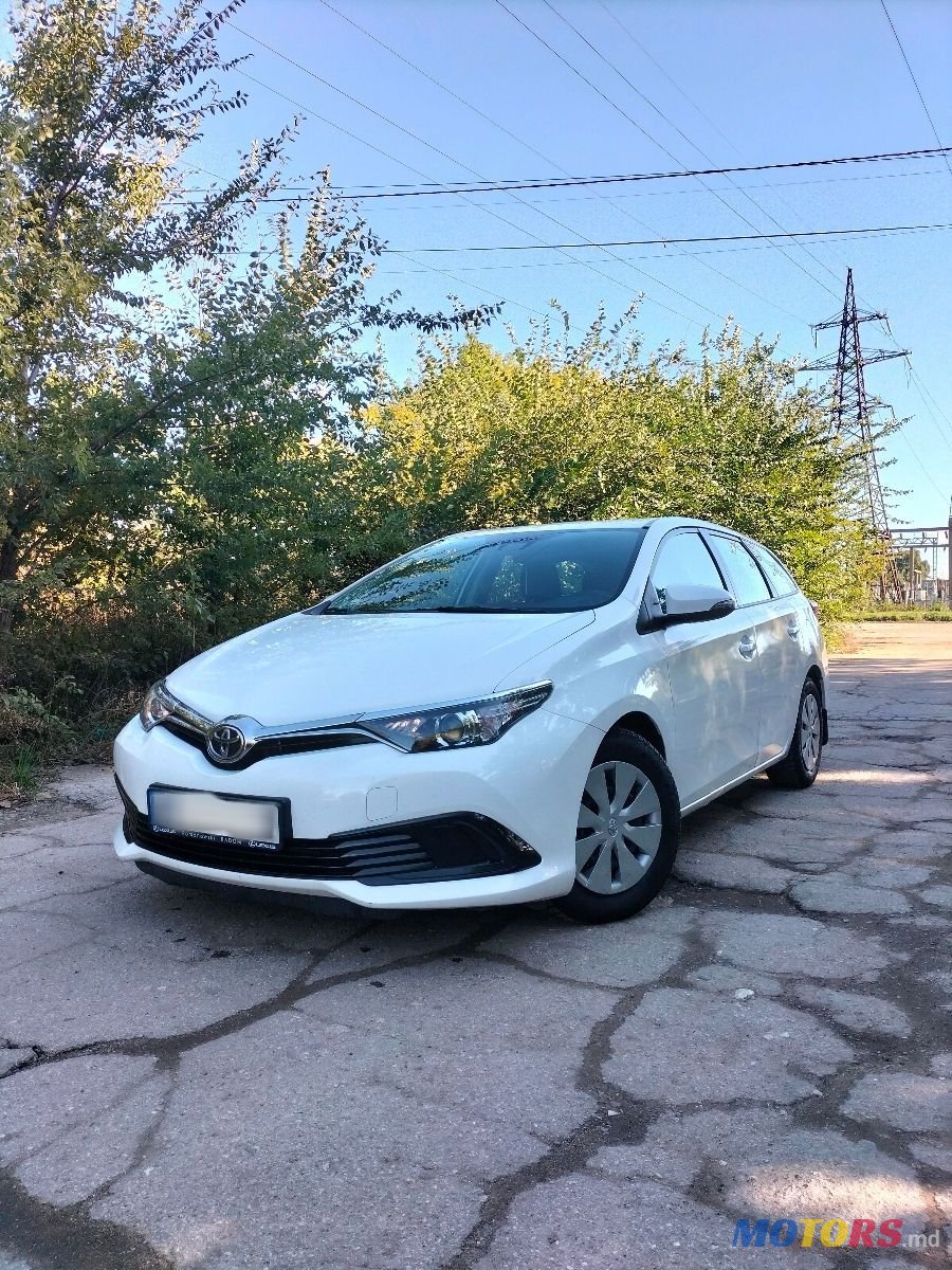 2016' Toyota Auris photo #1