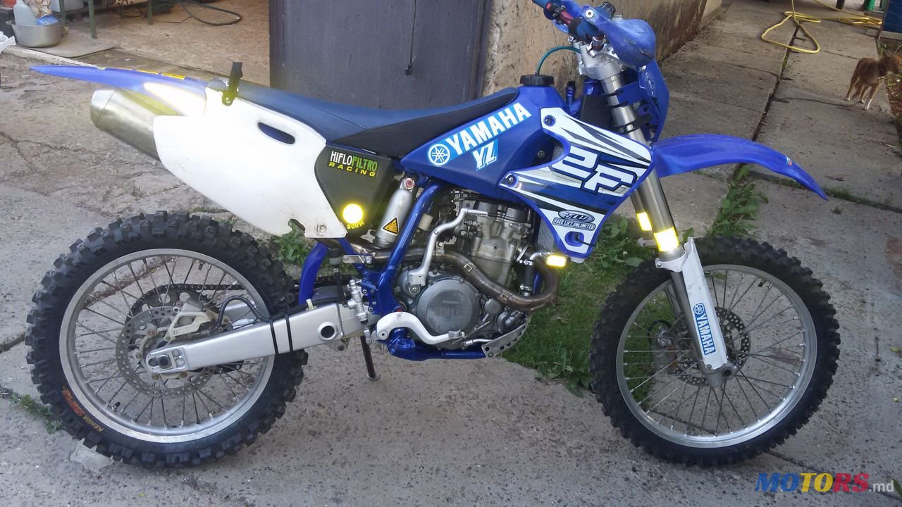 2004' Yamaha photo #1