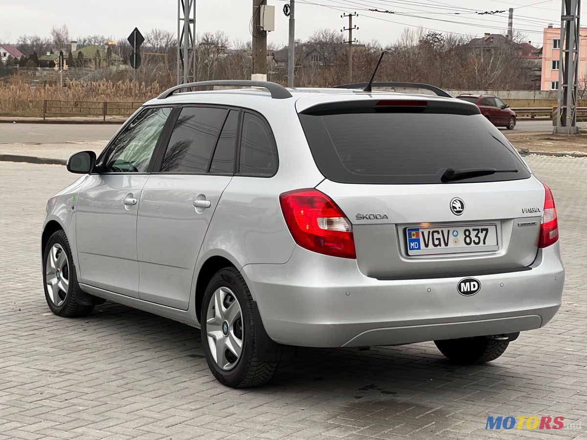 2013' Skoda Fabia photo #4