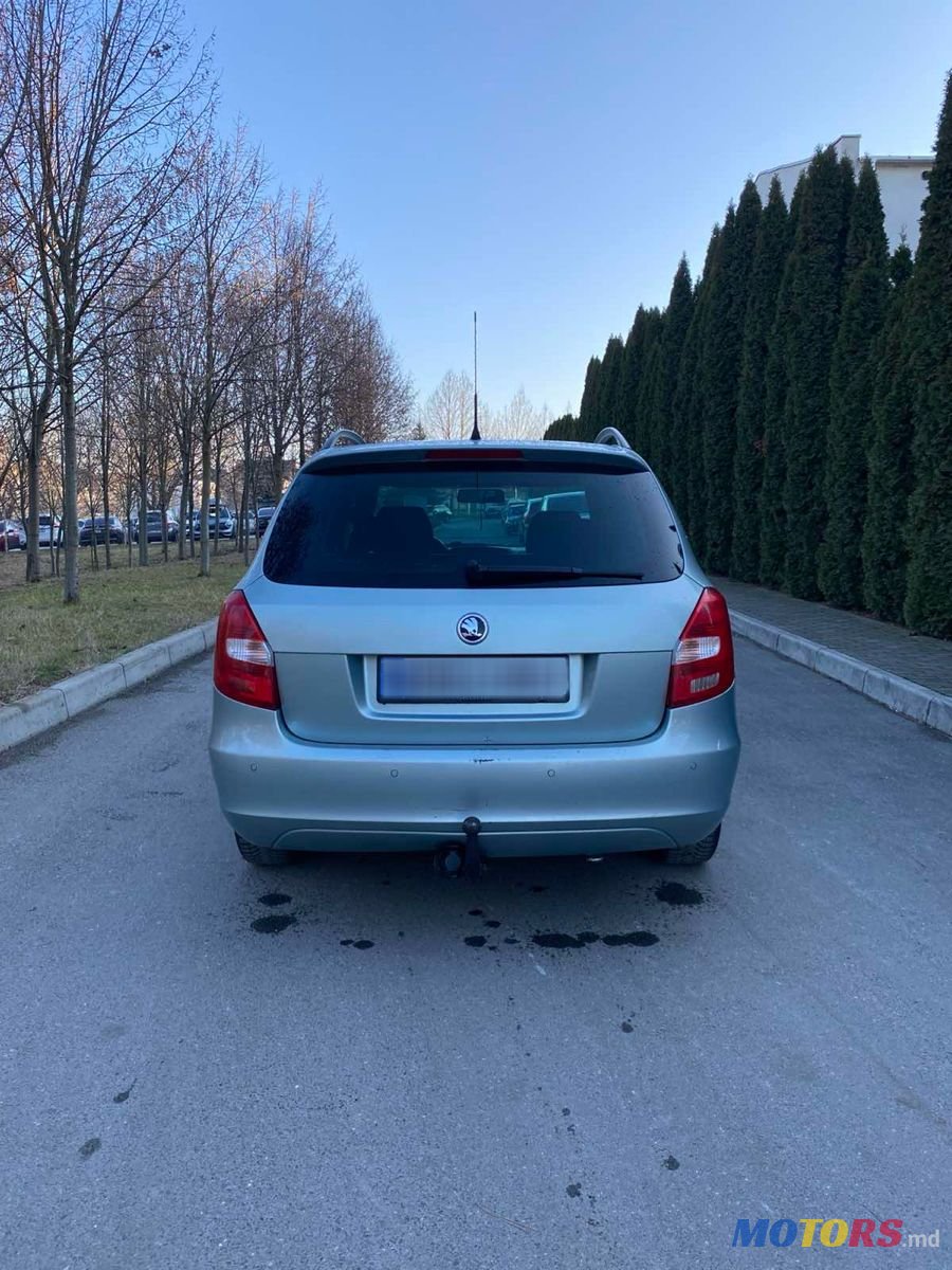 2011' Skoda Fabia photo #4