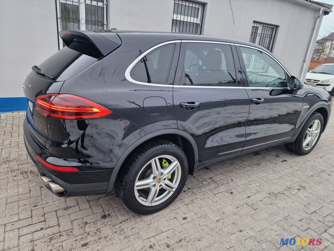 2015' Porsche Cayenne photo #3