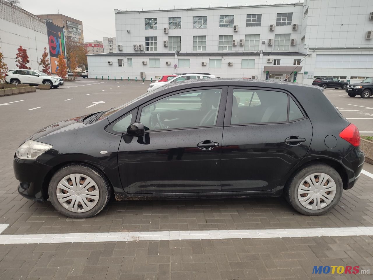 2008' Toyota Auris photo #3